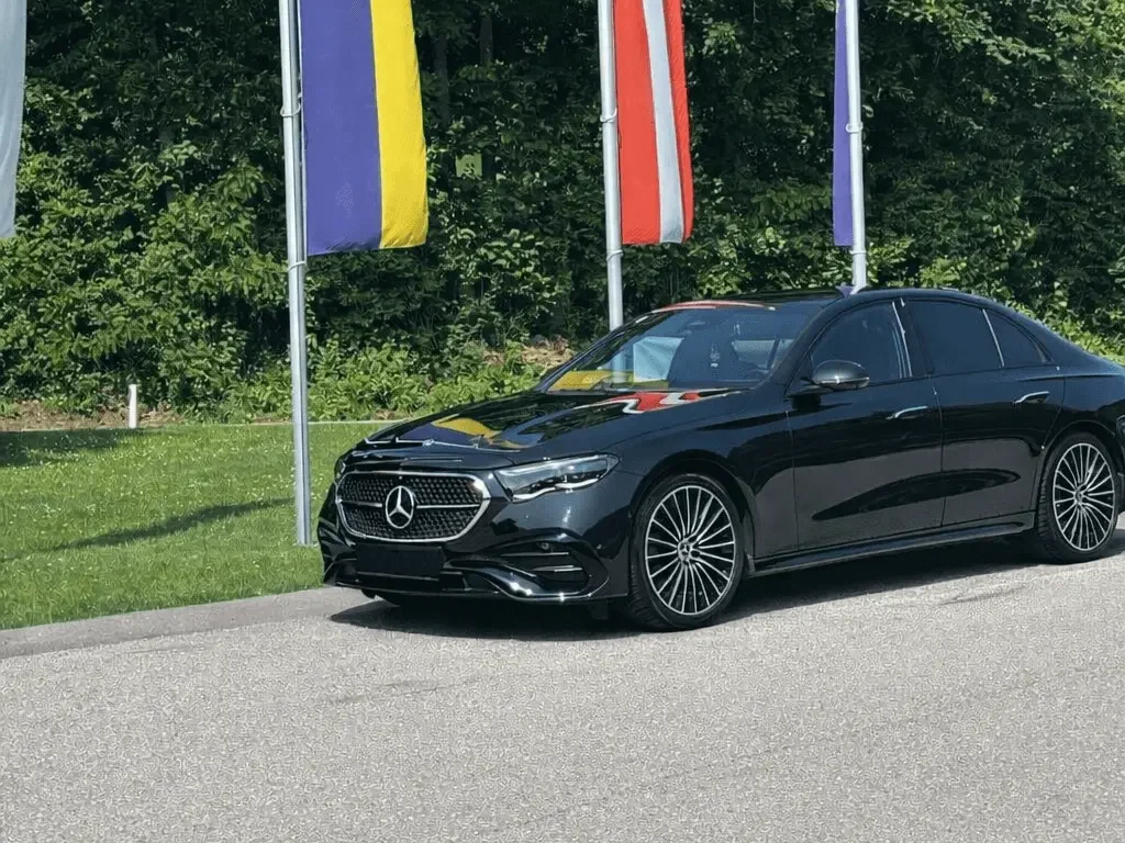 C8DCFF36-C863-48C3-9D00-CACD1548D441